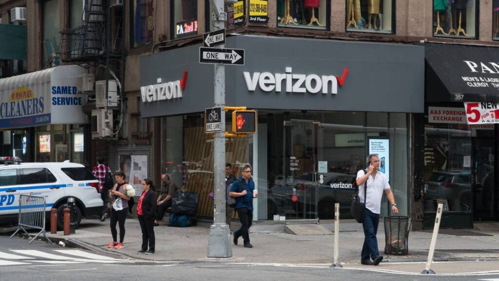 Verizon hits roadblock in plan to retire landline phone service Verizon hits roadblock in plan to retire landline phone service
